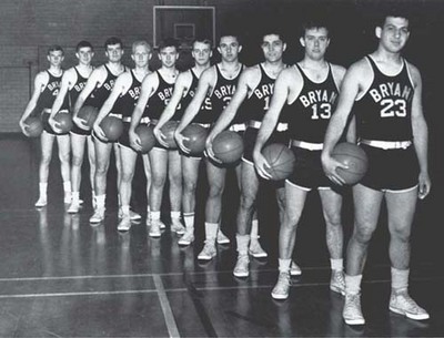 Black & white photo of Bryant's men's basketball team.